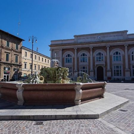 Rossini Home Pesaro Vicino Al Teatro Rossini By Yohome Exteriör bild