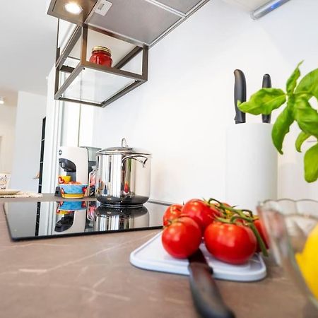 Rossini Home Pesaro Vicino Al Teatro Rossini By Yohome Exteriör bild