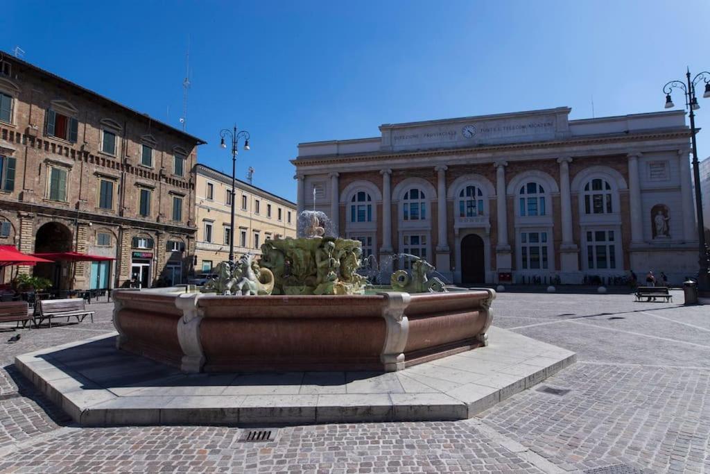 Rossini Home Pesaro Vicino Al Teatro Rossini By Yohome Exteriör bild